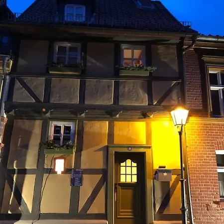 Mittelalterdomizil Mit Balkon Und Parkplaetzen