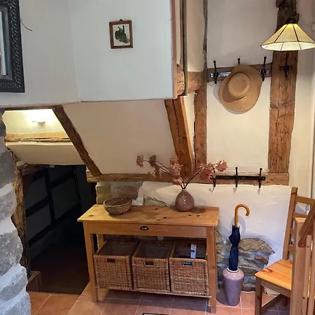 Mittelalterdomizil Mit Balkon Und Parkplaetzen 펜션