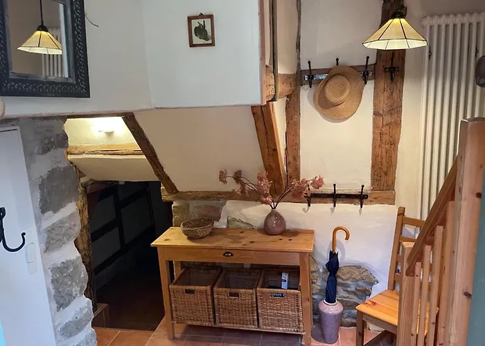 Mittelalterdomizil Mit Balkon Und Parkplaetzen Дом отдыха